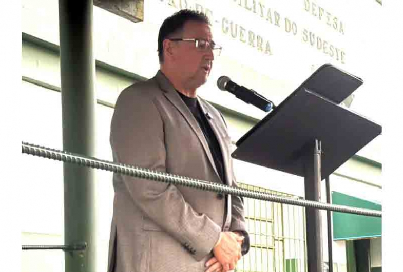 Prefeito Roberto Araujo