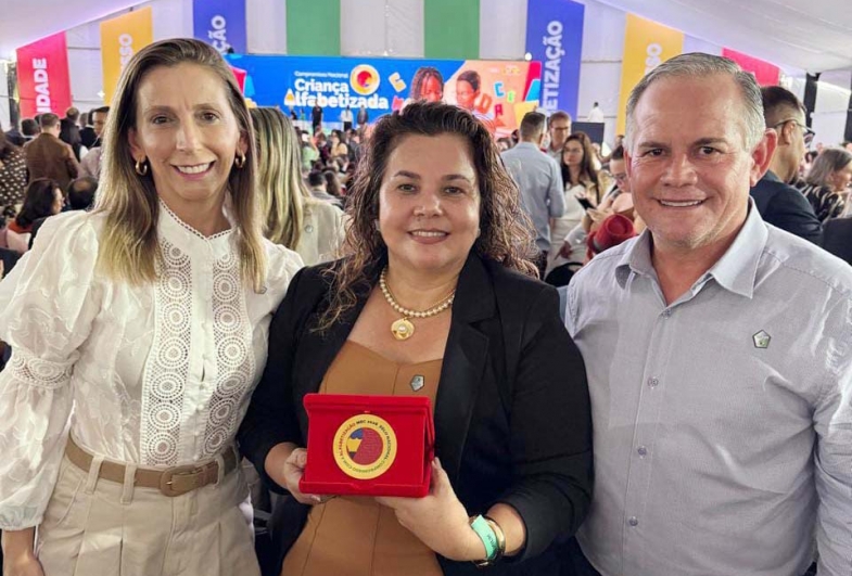 Taguaí conquista Selo Ouro em reconhecimento à alfabetização