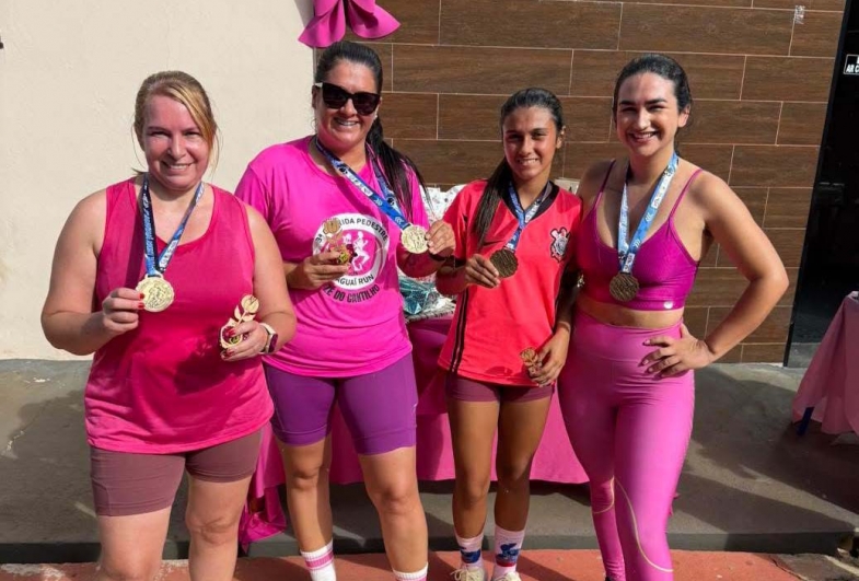 Primeira Dama Wilma, ao lado de outras participantes