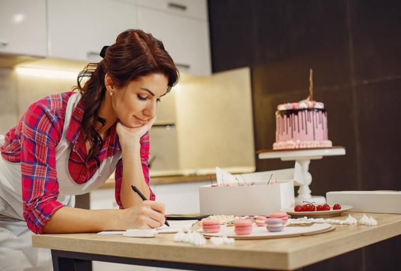 Sebrae oferece capacitação gratuita sobre fabricação de bolos e sobremesas em Avaré