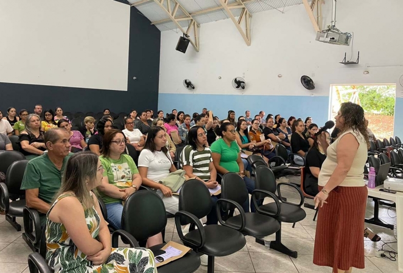 Secretária da Educação Lenita