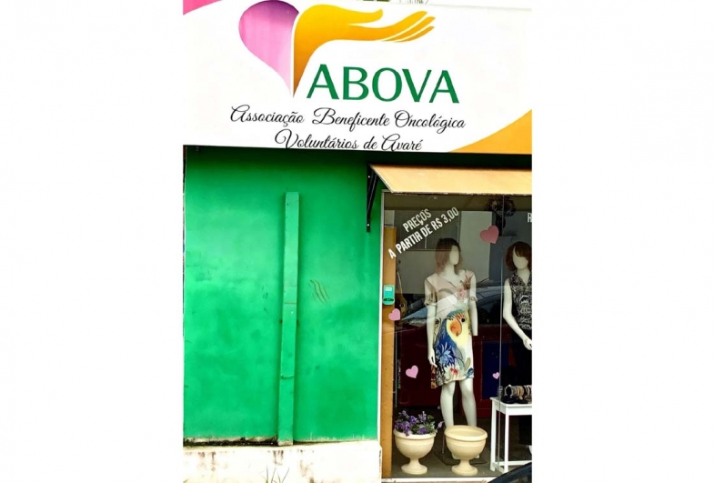 Bazar da Abova transforma solidariedade em cuidado e esperança em Avaré