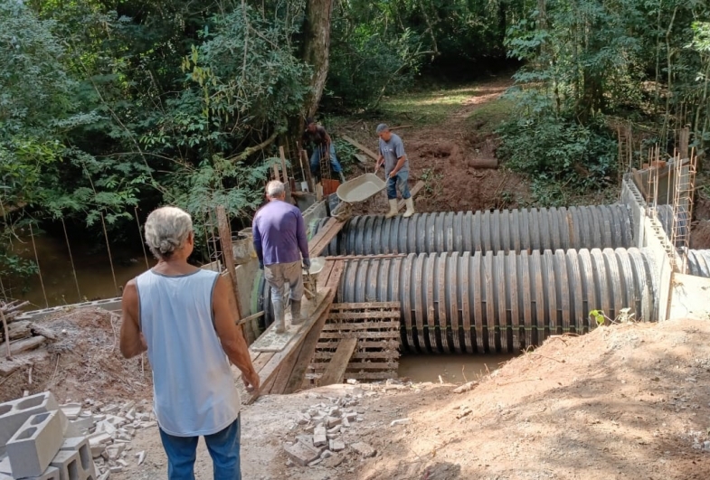 Prefeitura de Avaré reconstrói a ponte do Horto Florestal destruída pelas chuvas