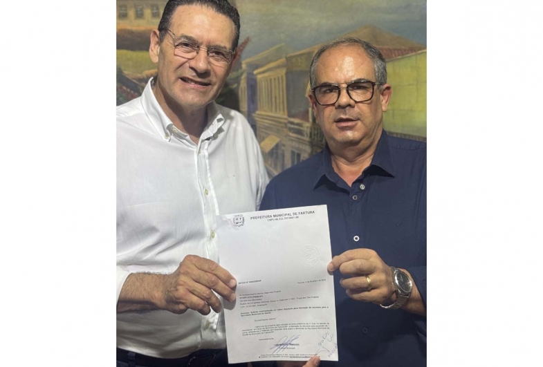 Prefeito de Fartura se reúne com deputado Vitor Lippi em  busca de apoio para recapeamento da estrada Taquara Branca