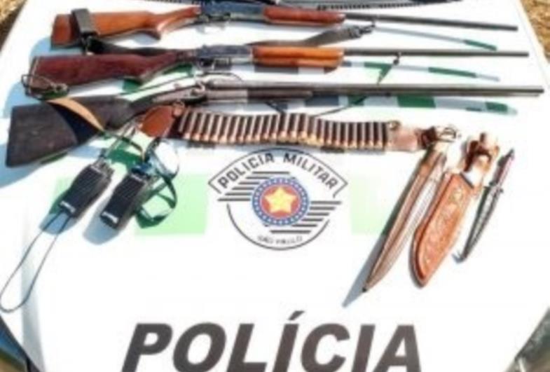 Polícia Ambiental apreende  armas, munições e facas de caça em Avaré