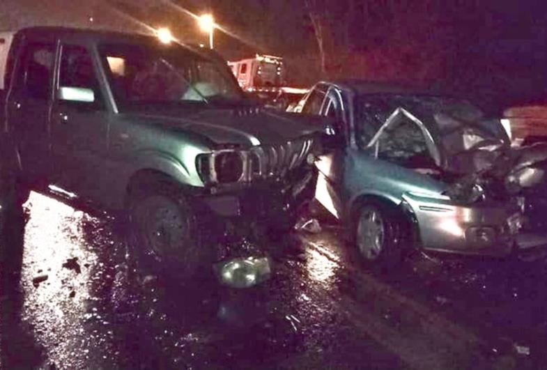 Mulher morre em batida entre carro e caminhonete em rodovia de Avaré