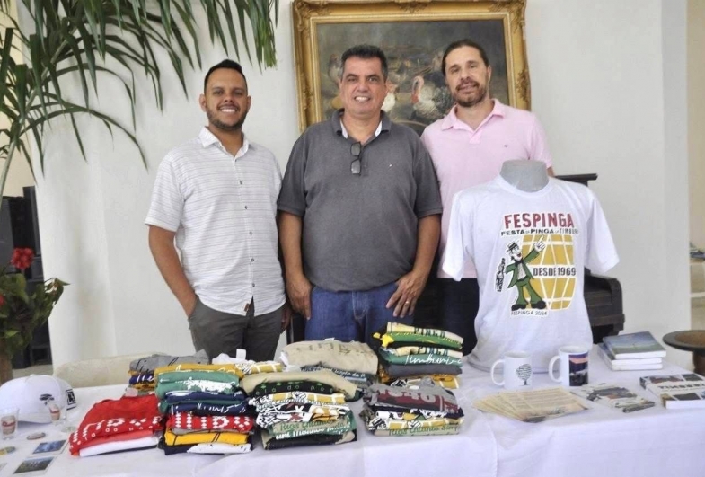 Secretário de Turismo Diego Tofanelo, presidente do  Sindicato Rural de Piraju Luiz Otávio Motta e secretário  de cultura de Timburi, Diego Rossi