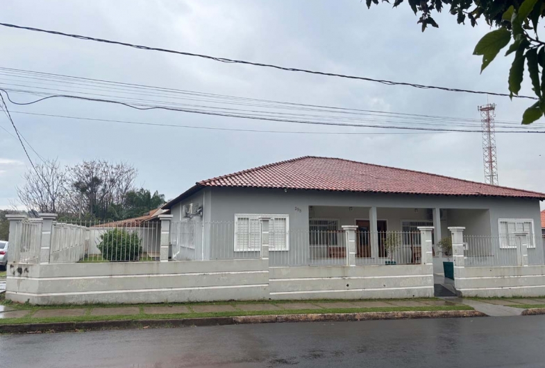 A clínica fica na Rua Germano de Oliveira, 298 - Vila Velha, Fartura