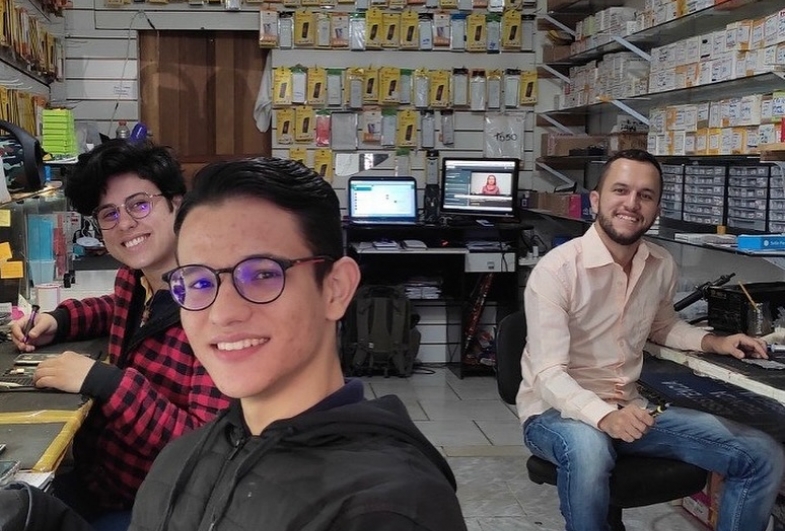 Equipe da loja Maycon Freitas conta com funcionários que fizeram Etec
