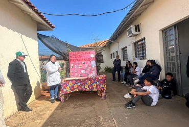 Adolescentes da Escola João Gobbo Sobrinho de Taguaí participam de projeto sobre alimentação saudável