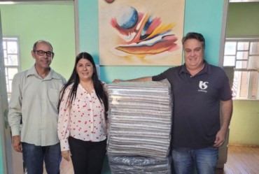 Fundo Social de Tejupá recebe doações de cobertores da Sabesp