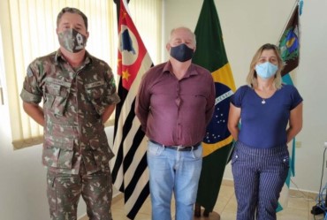 Delegado do Serviço Militar de Botucatu visita Taguaí