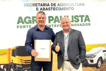 Timburi será contemplado com trator e implementos agrícolas