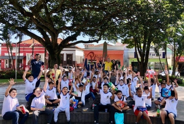 Alunos sarutaienses visitam Praça 9 de Julho e Museu de Fartura