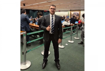 Flávio Zandoná viaja até Brasília para acompanhar votação histórica sobre o fim da escala 6×1