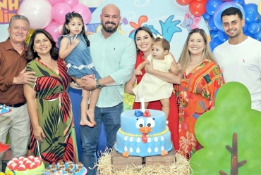 Isabella celebra o Dia dos Pais ao lado de seu pai, Loriano e seu marido Vinicius