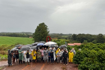 Fé e devoção marcam a 23ª Caminhada de Santa Rita de Taguaí