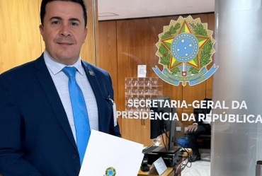 Prefeito eleito de Timburi busca recursos em Brasília para 2025