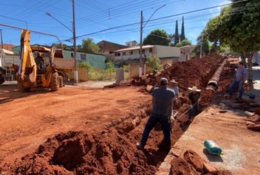 Prefeitura realiza obras de galerias pluviais em Timburi