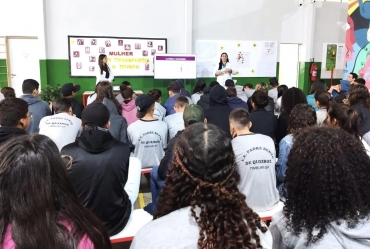 Escola Estadual Padre Bento de Queiroz realiza  palestra sobre prevenção da gravidez na adolescência