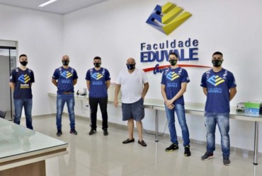 Eduvale concede apoio e bolsas de estudos para jogadores de basquete