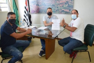 Parceria entre Siticonfare e a Prefeitura de Fartura pode gerar centro poliesportivo
