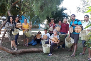 Sindicato Rural de Piraju - SENAR/SP Ministra Curso de Artesanato em Bambu em Tejupá