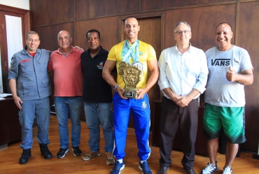 Avareense vence campeonato de fisiculturismo em Curitiba