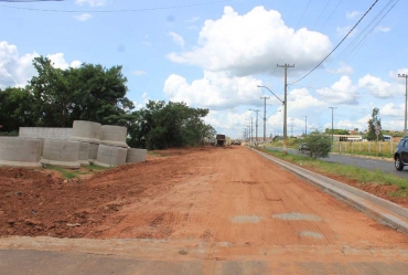Iniciadas obras para pavimentação da segunda faixa da Avenida Cunha Bueno