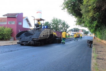 Rua Jango Pires é recapeada pela Prefeitura de Avaré