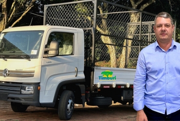 Prefeitura de Timburi consegue caminhão de coleta seletiva 