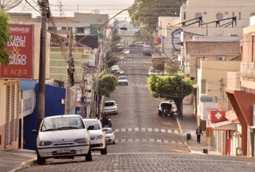 Prefeitura autoriza abertura de estabelecimentos comerciais, industriais e prestadores de serviço no feriado de 31 de março