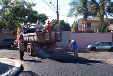 Secretaria de Serviços promove melhorias em ruas do bairro Morada do Sol