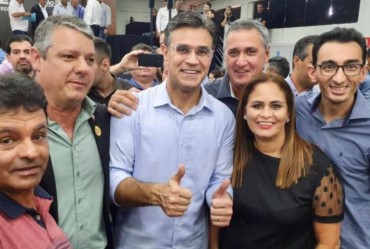 Prefeito, vice e vereadores participam de encontro com Governador