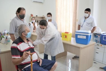 Avaré inicia vacinação contra vírus do covid-19