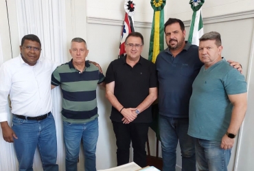 Prefeito Jô Silvestre e vereador Roberto Araujo lideram esforços
