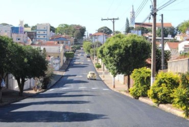 Prefeitura realiza recape de vias públicas em Fartura
