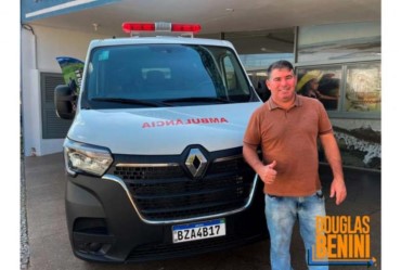 Prefeito Douglas Benini  conquista mais uma  ambulância para Itaporanga 