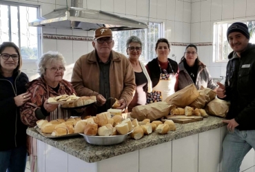 Campanha do Agasalho com Café Comunitário é realizado em Sarutaiá