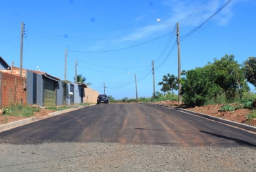 Prefeitura de Avaré continua à pavimentação do Terras de S. José