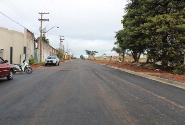 Novo trecho da Rua Milão ganha pavimentação em Avaré