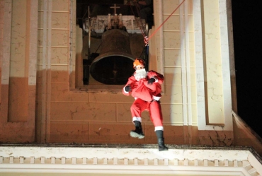 Papai Noel chega de tirolesa nesta quinta, 19, na praça da matriz de Avaré