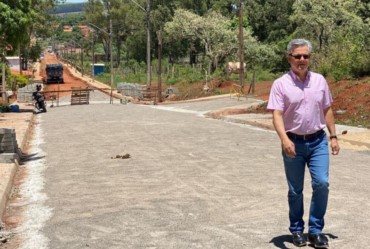 Obras de calçamentos em ruas de Sarutaiá são retomadas