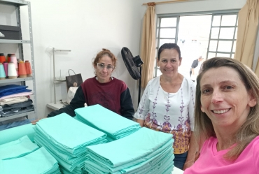 Fundo Social de Taguaí entrega lençóis e toalhas para Santa Casa