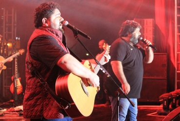 A primeira noite da 52ª Emapa contou com rodeio e grandes shows