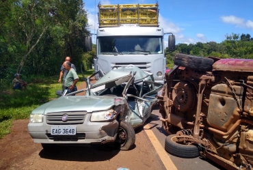 Engarrafamento causa acidente envolvendo 4 veículos em Itaí