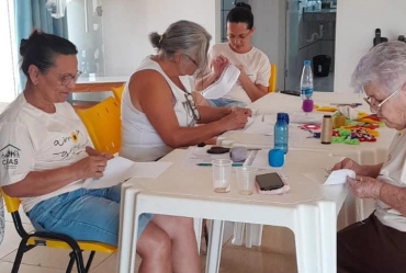 Fundo Social de Taguaí realiza curso de bordado para idosos