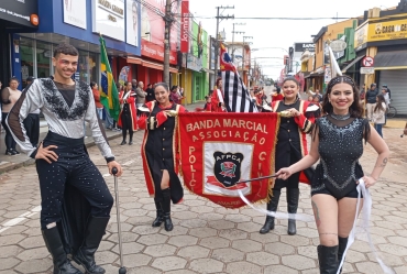Banda Marcial da AFPCA é destaque no desfile dos 165 anos de Avaré