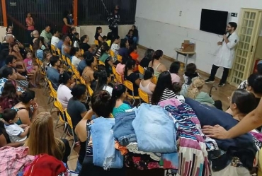 Saúde na escola em Sarutaiá reúne pais de alunos em palestra sobre prevenção de doenças infantis
