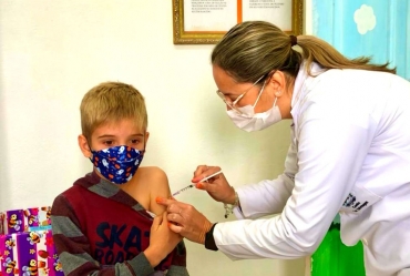 Fartura faz comunicado para novo público se vacinar contra a Covid-19